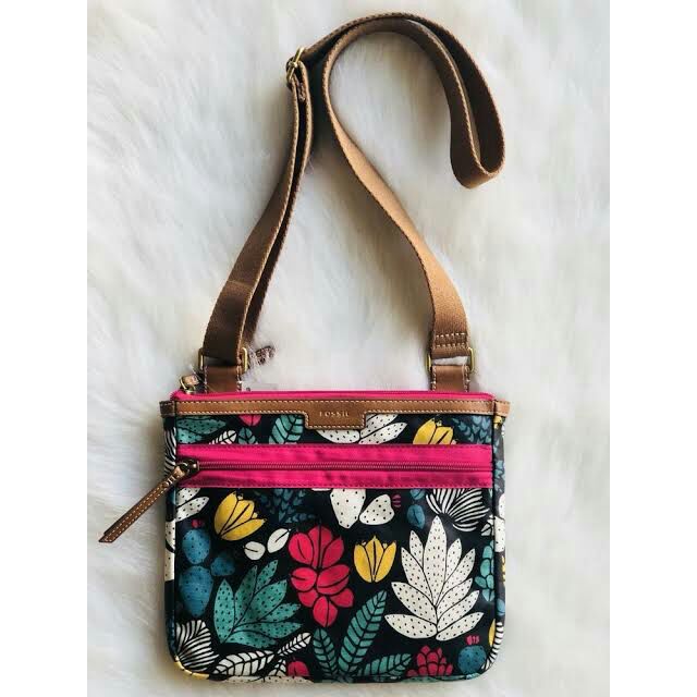 fossil sling bag price