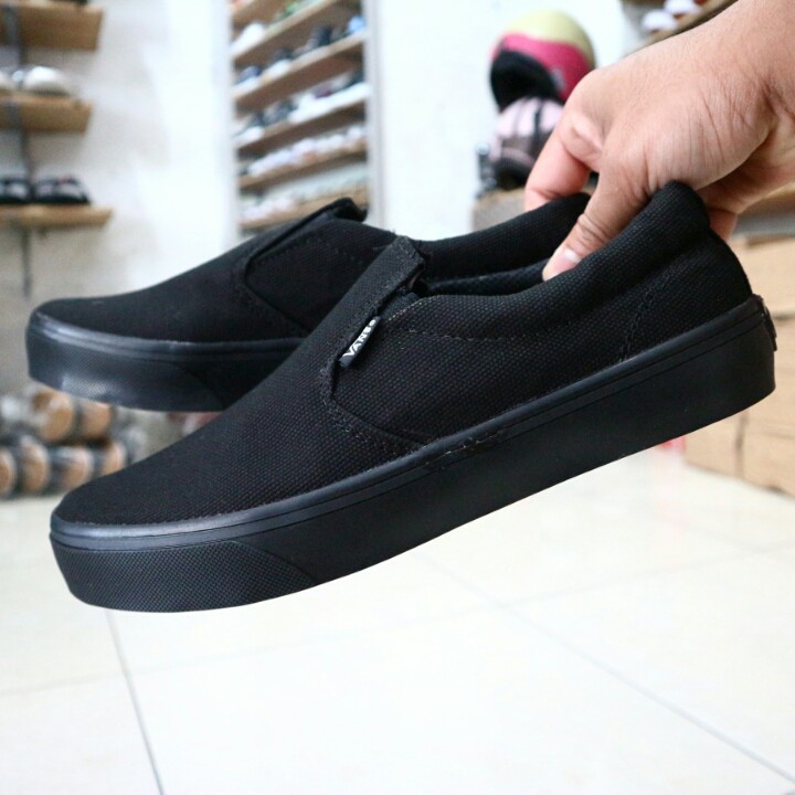 full black casual shoes