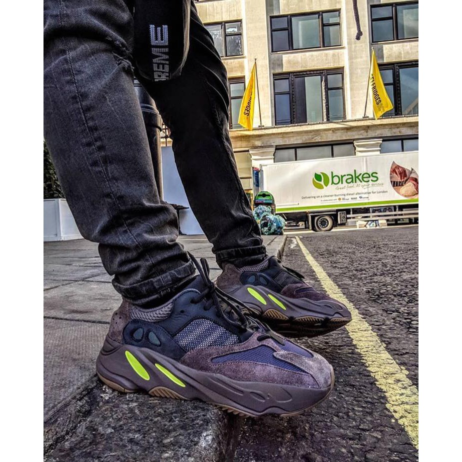 adidas yeezy boost 700 mauve