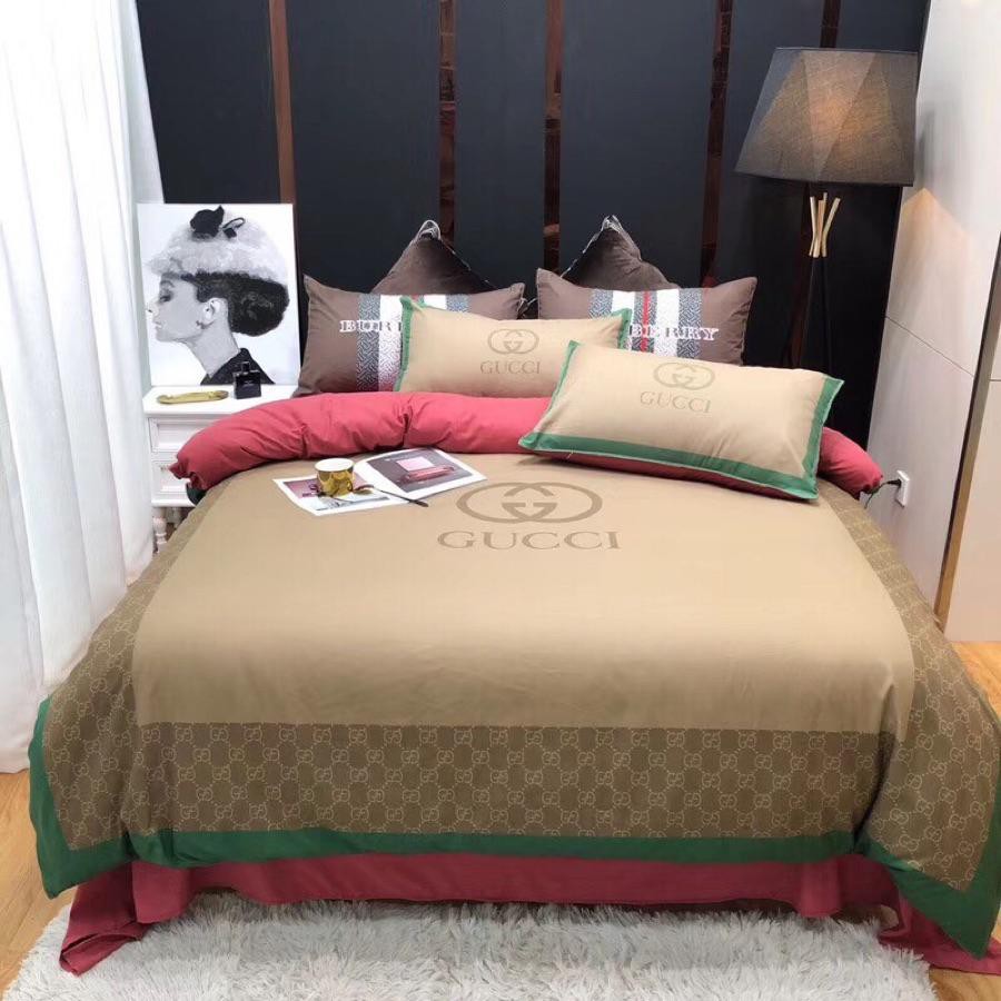 2019 New Gucci Sheets Bed Pillowcase Quilt Cover Three Piece Bed