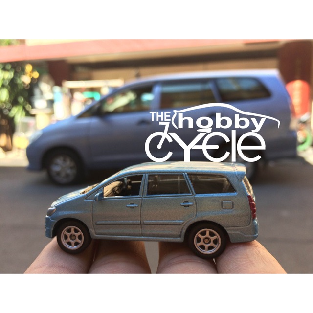 toyota innova toy car