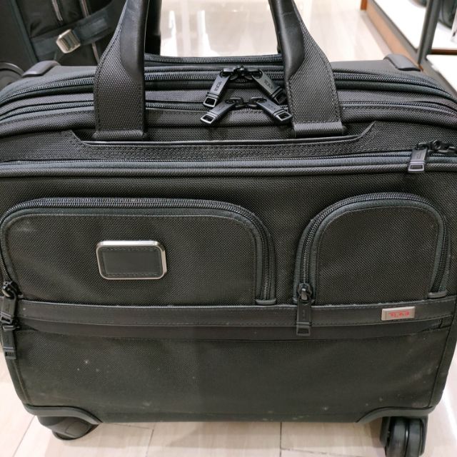 tumi pilot luggage