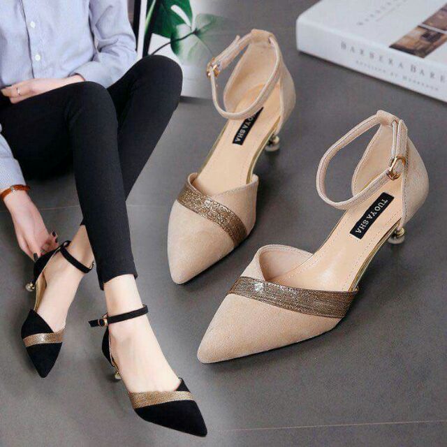 closed heeled footwear
