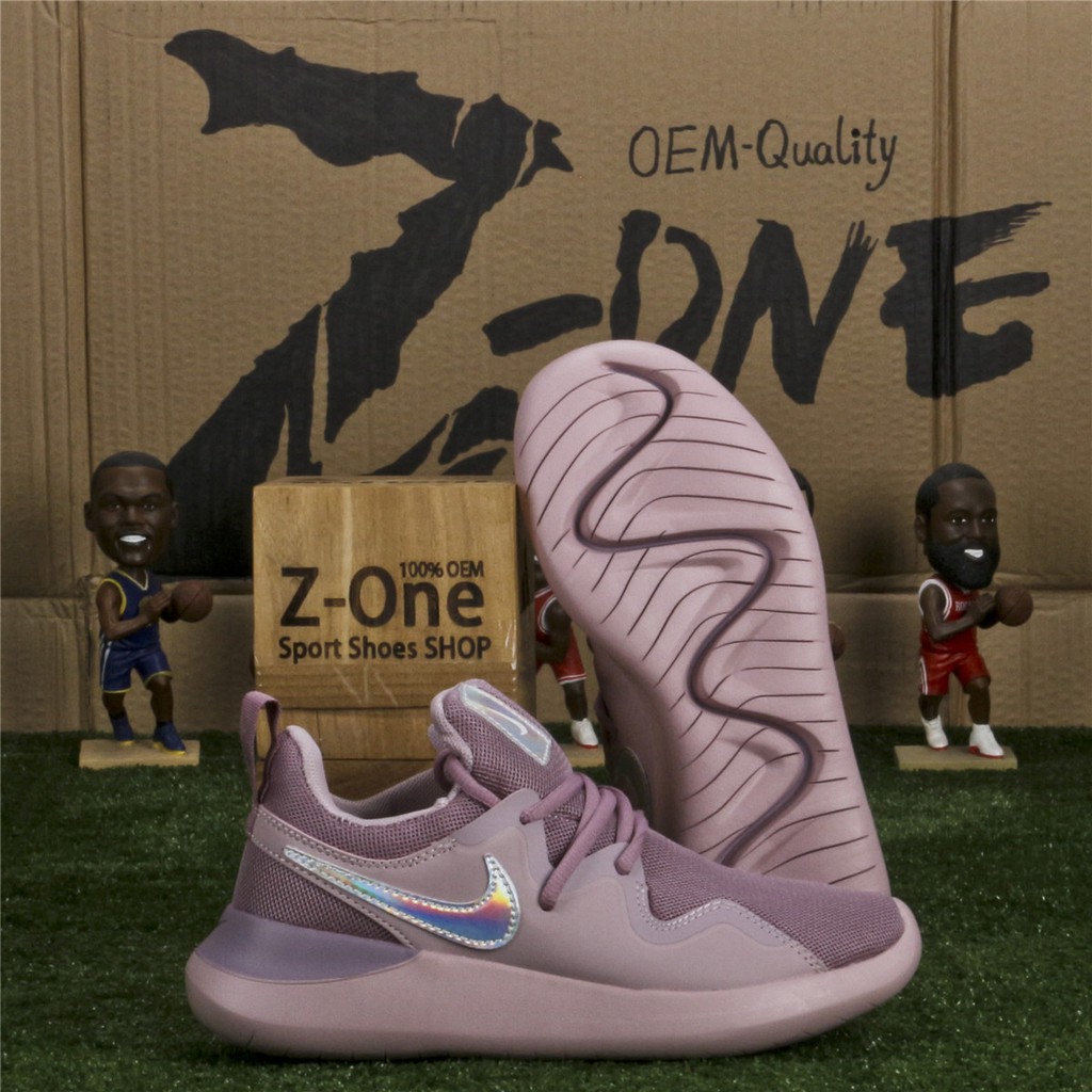nike tessen sneakers