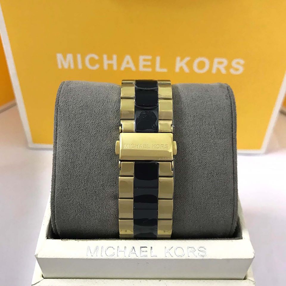 michael kors in square one mall