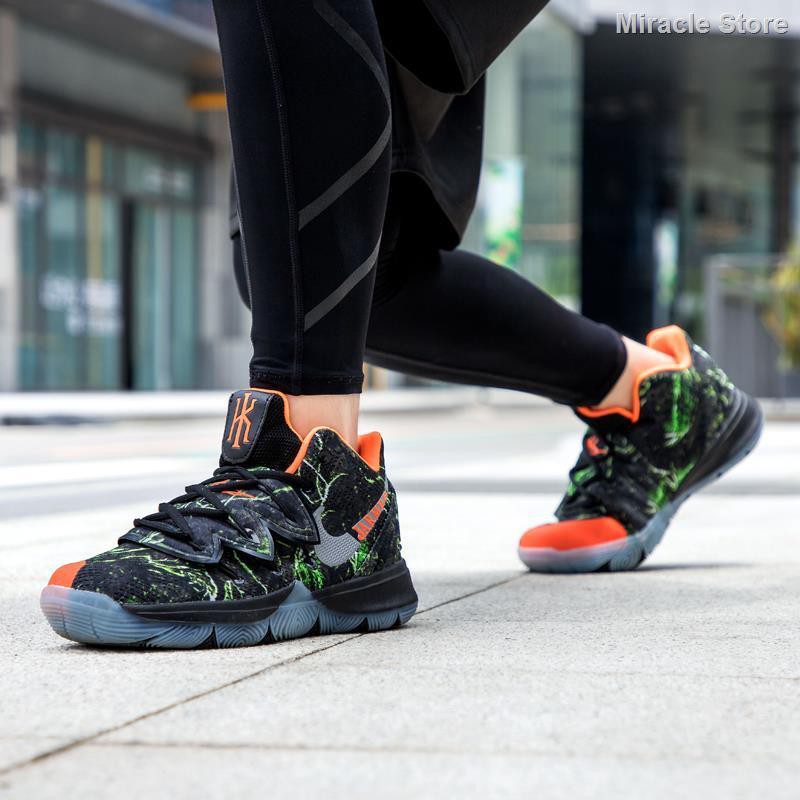 youth sports shoes