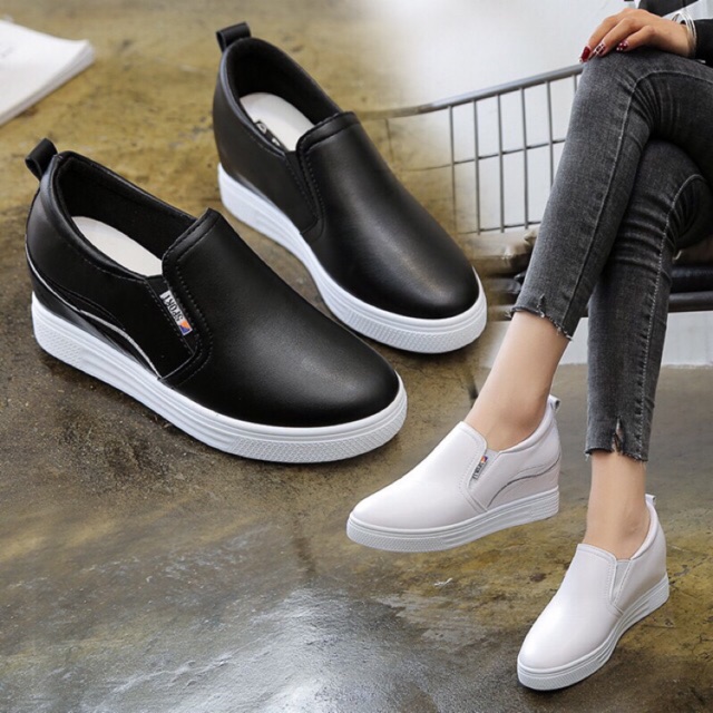 Women slip on shoes casual black white 