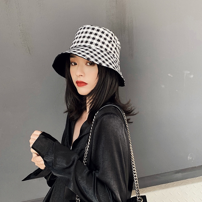 bucket hat round face