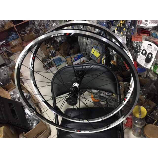 SHIMANO RS11 WHEELSET 700 C | Shopee Philippines