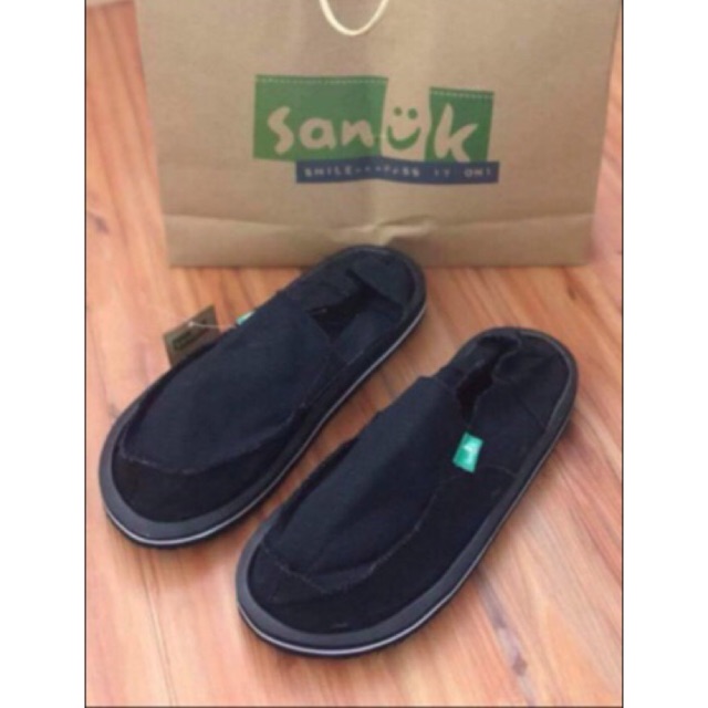 sanuk shoes slip on