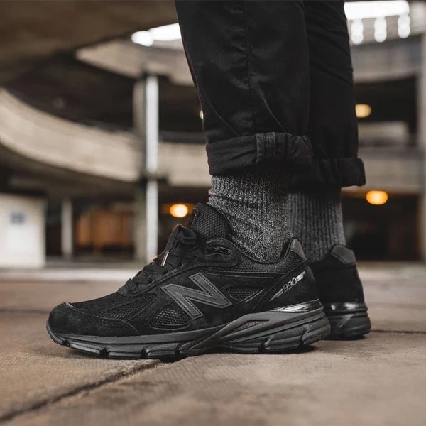 new balance 990 v4 black