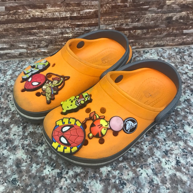 trinoma crocs