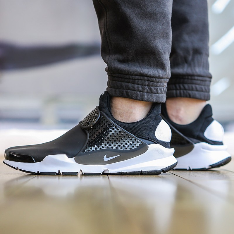 nike sock dart leather