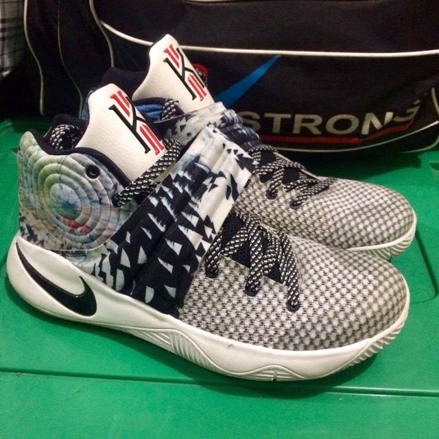 kyrie 2 size 9