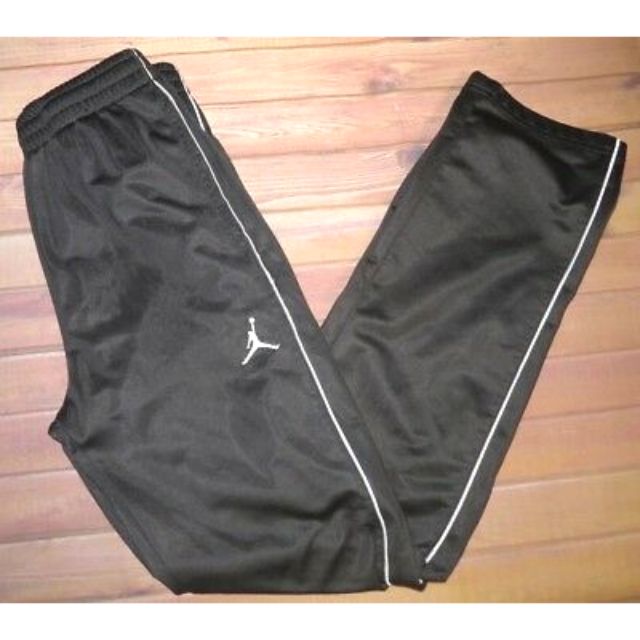 nike therma track pants