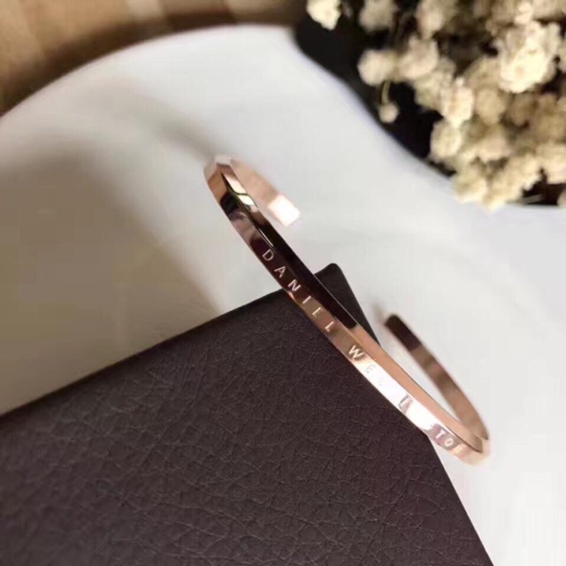 daniel wellington bangle
