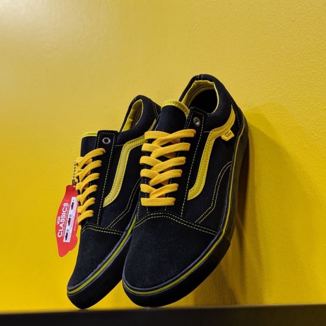 vans old skool yellow black