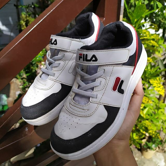 Preloved Fila Shoes for Toddler White Sneakers Shopee
