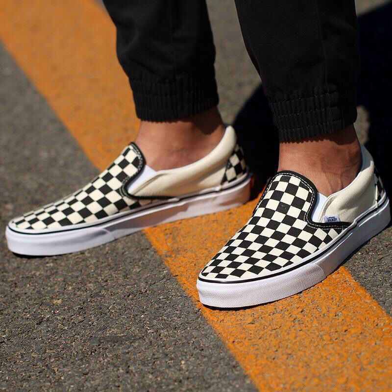 vans slip on man