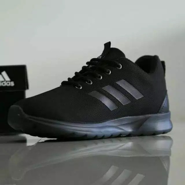 sneaker full black