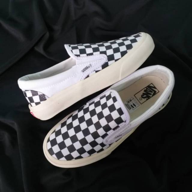 sepatu vans slip on checkerboard
