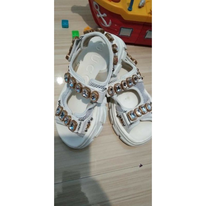 used gucci sandals