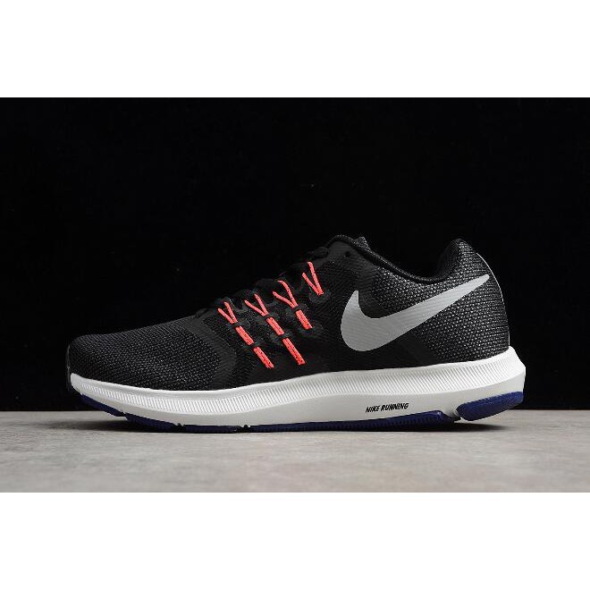 nike run swift all black
