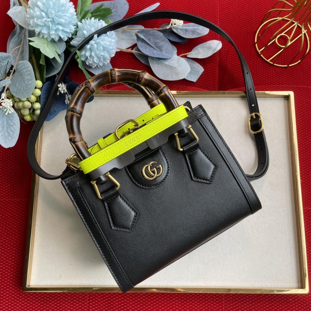 Bag Gucci This small tote bag combines two recognizable brand elements