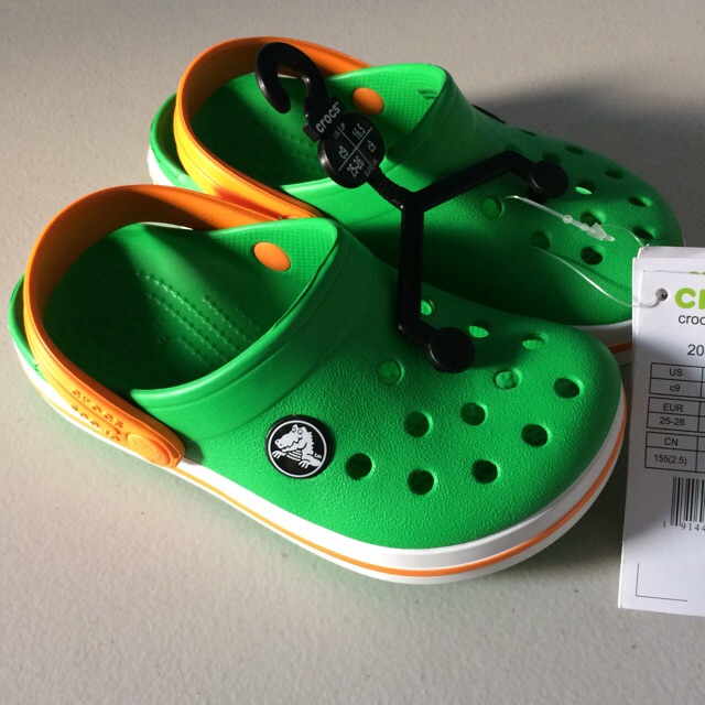 grass green crocs