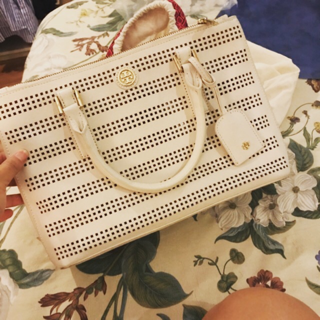 Authentic Tory Burch Robinson Perforated Tote | Shopee Philippines