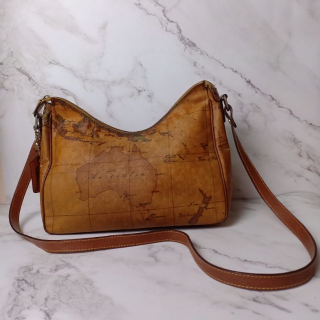 alviero martini sling bag