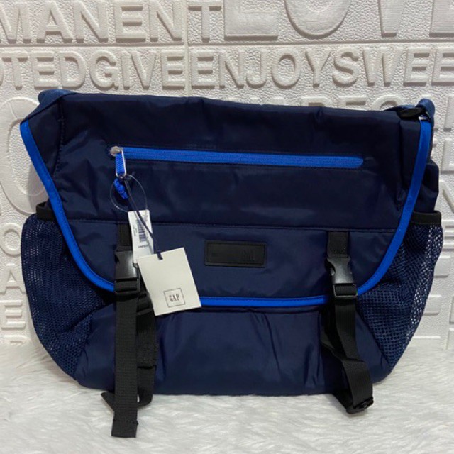 gap messenger bag