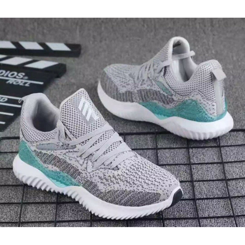 sport shoes price