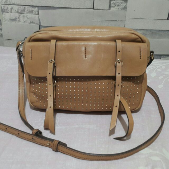 banana republic sling bag