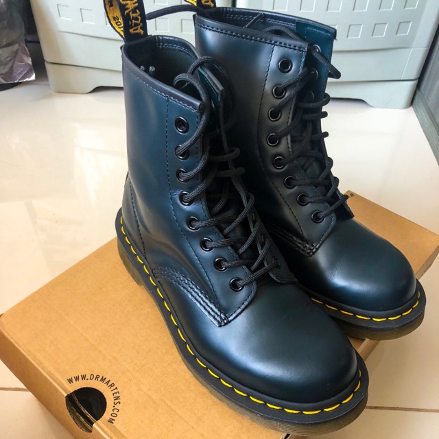 doc martens airwair boots