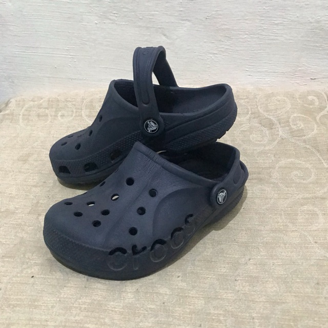 black crocs size 3
