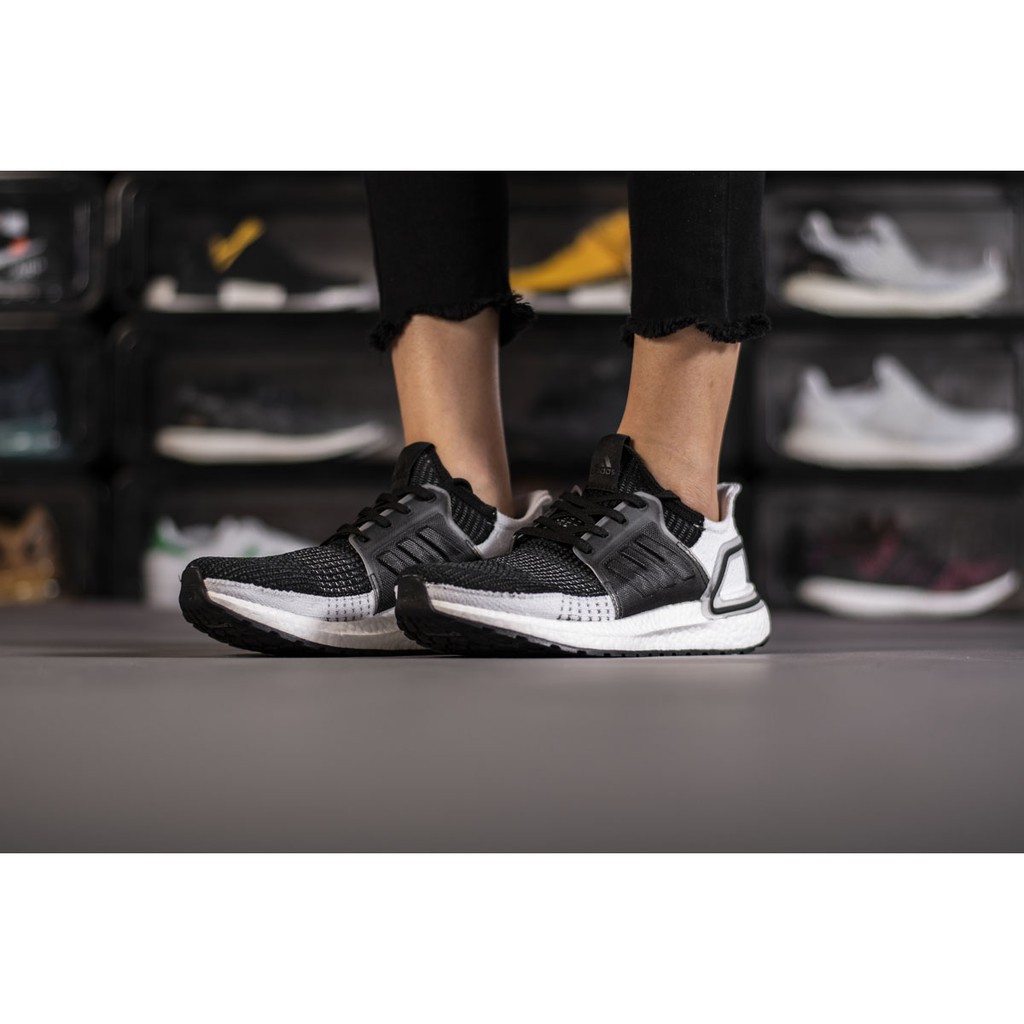 ultra boost 19 b37704
