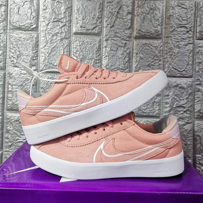 nike sb womens bruin