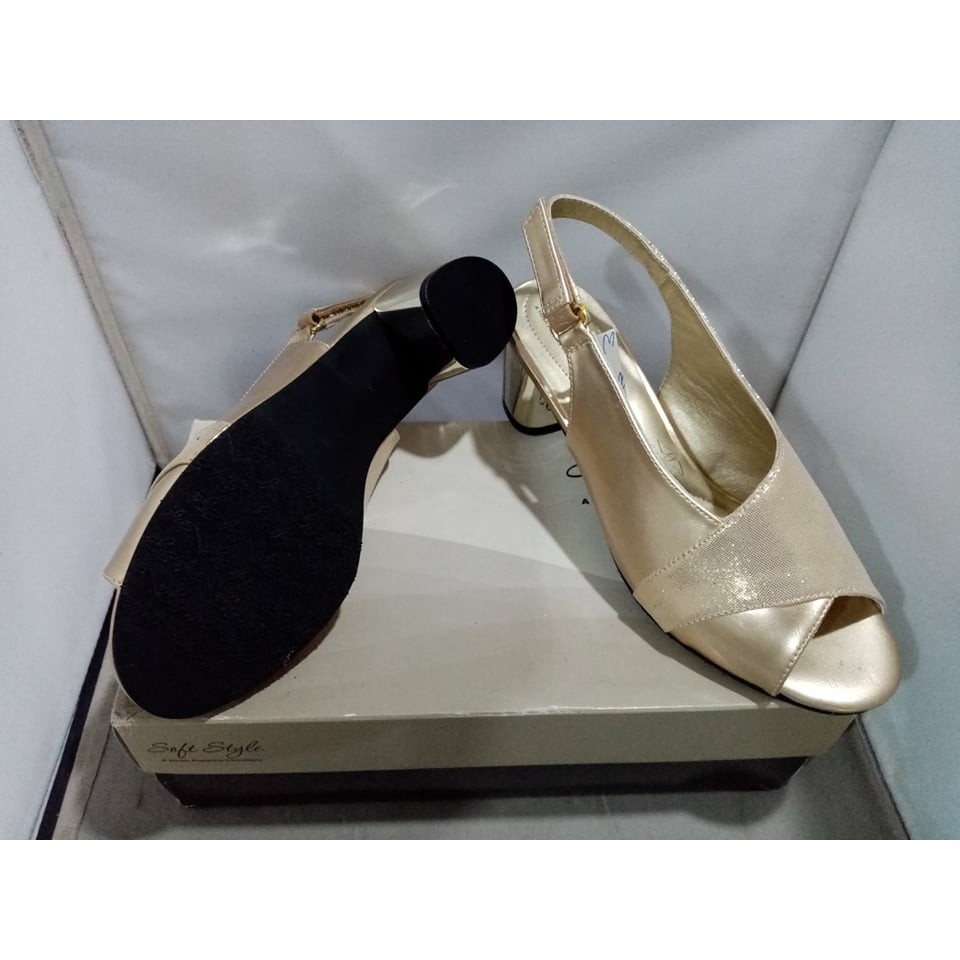 hush puppies soft style sandals