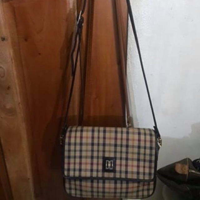 daks sling bag