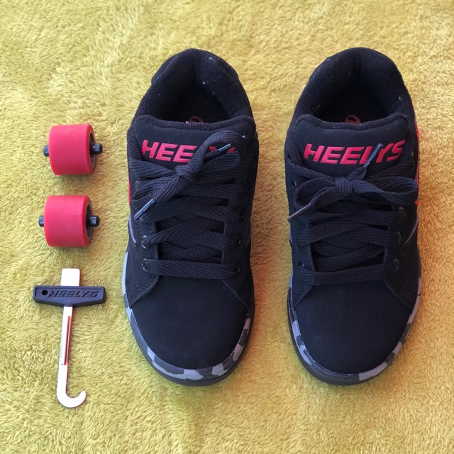 heelys roller skate shoes