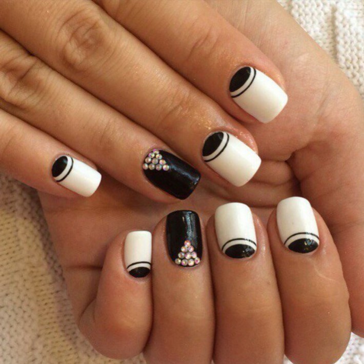 White Nails Black Accent W Gems And Black Half Moon French Shopee Philippines