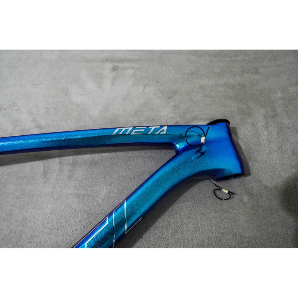 devel carbon frame