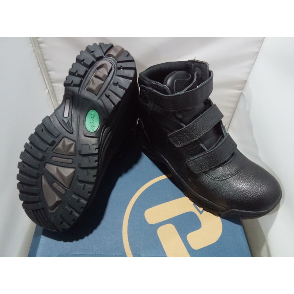 propet cliff walker strap mens boot