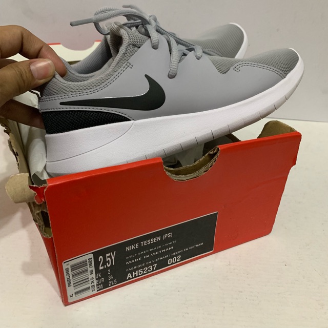 nike size 2.5 y