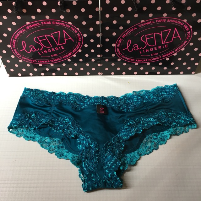 senza lingerie