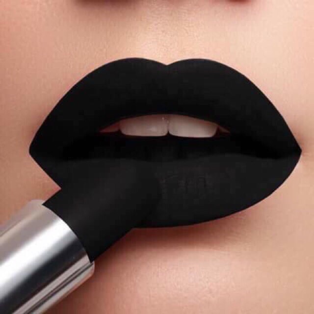 black matte lipstick