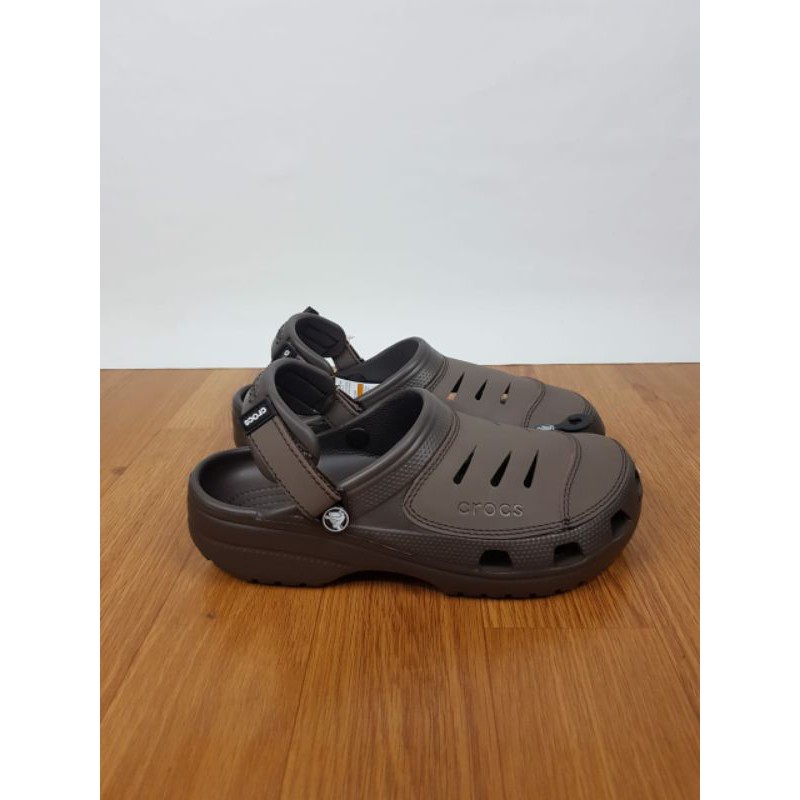 crocs casual sandals