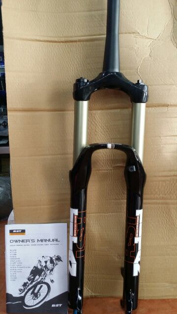 Fork rst titan hot sale air travel 140