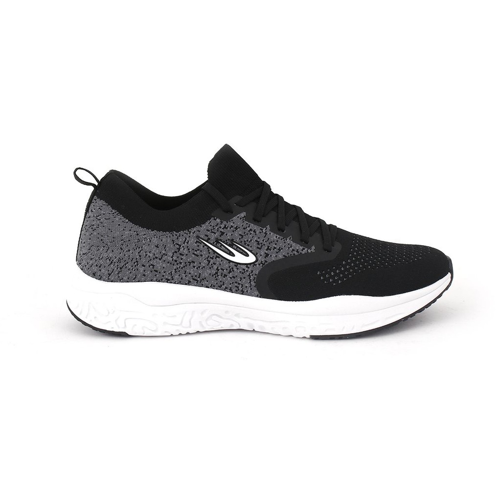 world balance running shoes for men